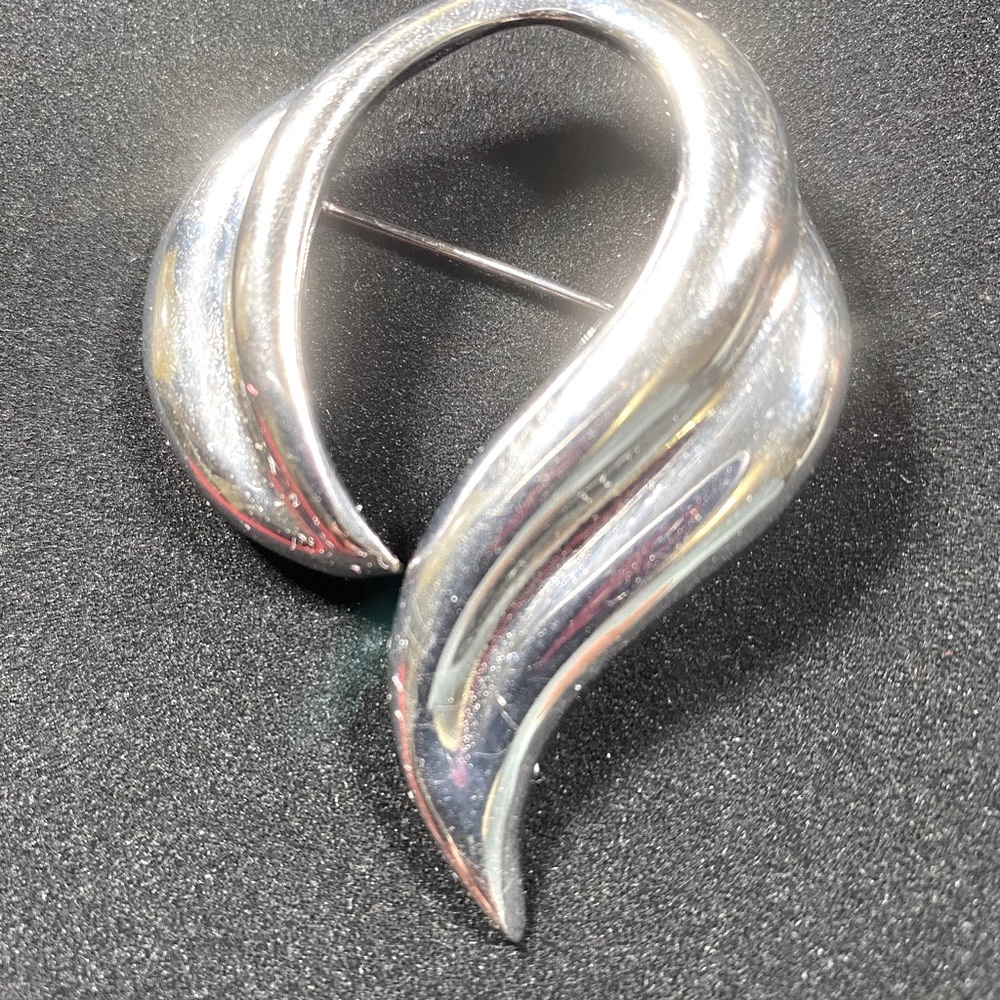 I’m Every Woman 👩🏻 Silver Brooch